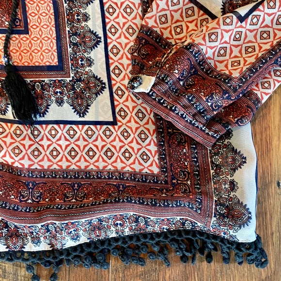 MIX NOUVEAU New York Boho Blouse with Tassels - Picture 6 of 7